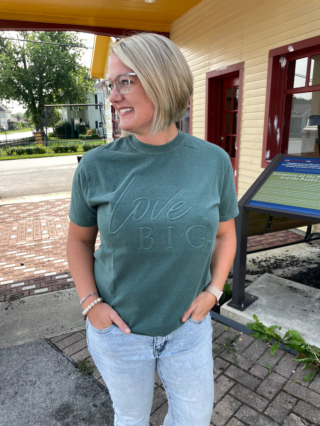 JD: Love BIG Tee
