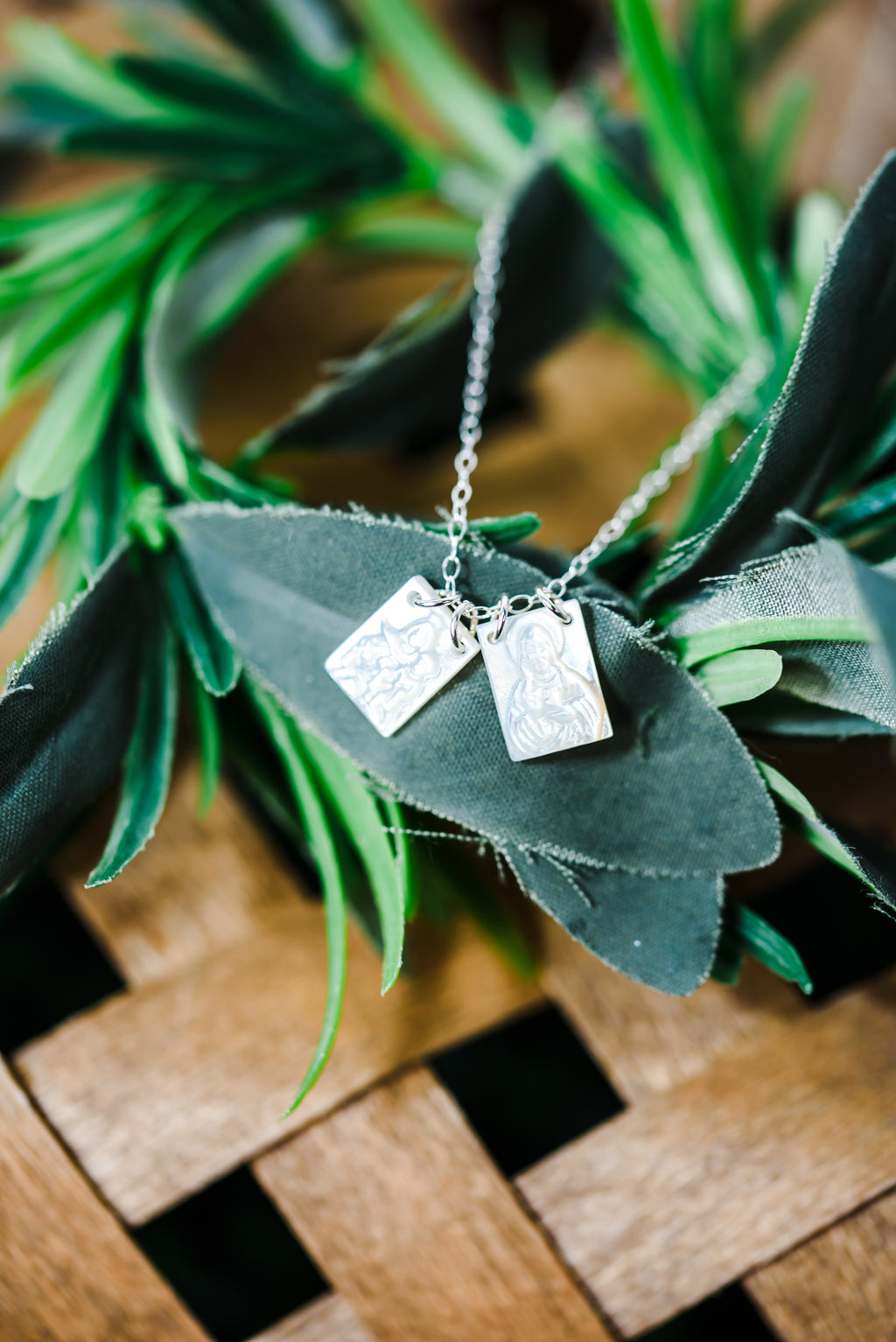 Silver Scapular Necklace