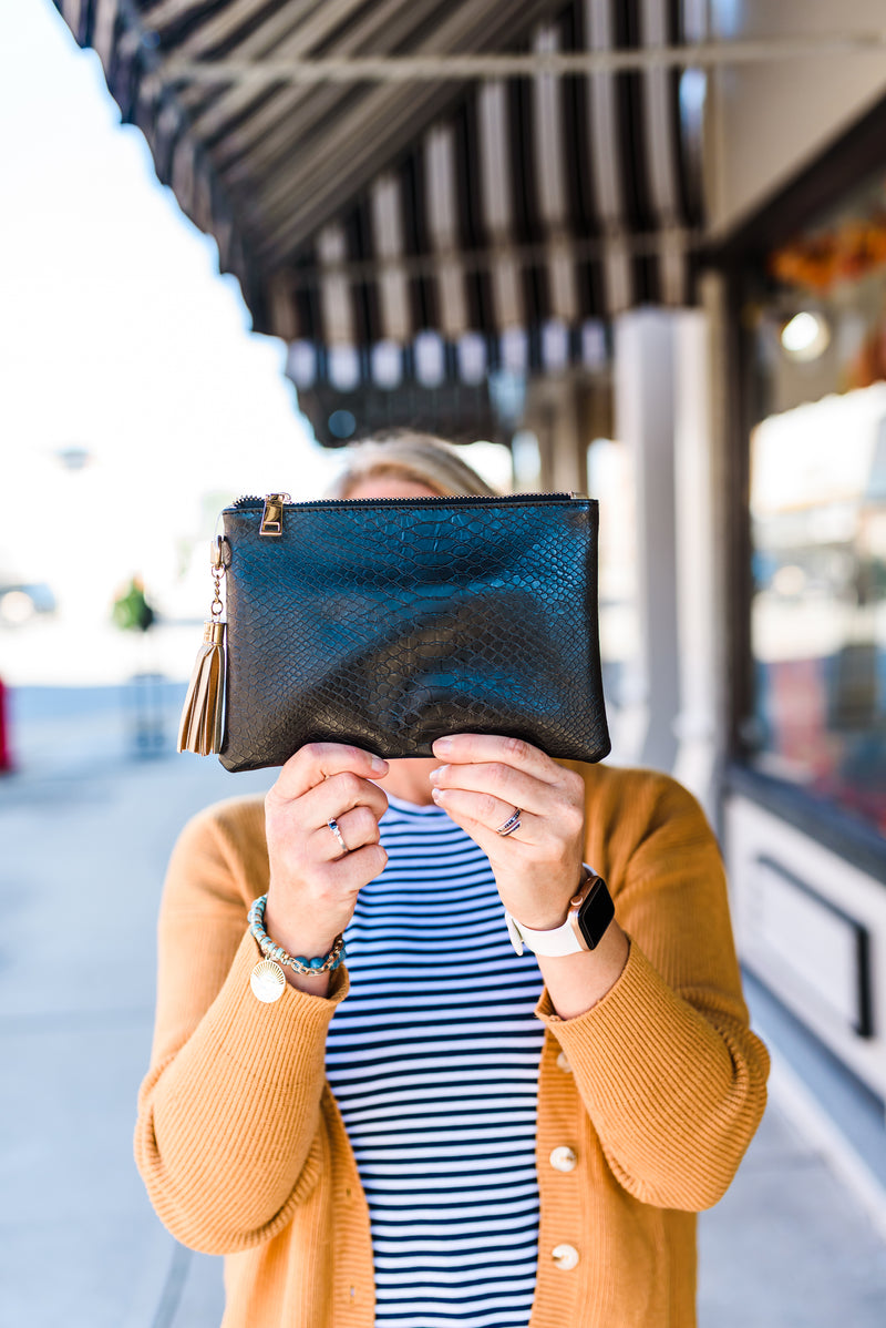 Tourist Wristlet